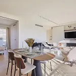 Penthouse With View Of The Eiffel Tower-Faubourg