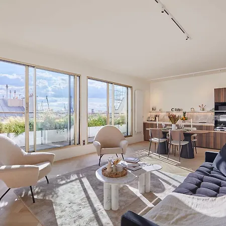 Penthouse With View Of The Eiffel Tower-faubourg Appartamento *