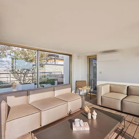 Penthouse With View Of The Eiffel Tower-faubourg Appartamento